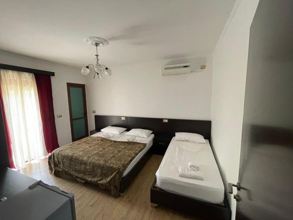 Centre Hotel 培拉特 外观 照片